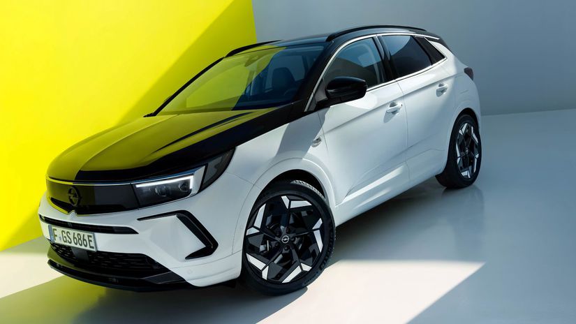 Opel Grandland GSe bude priťahovať pohľady...