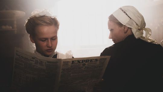 Dana Droppová a Aňa Geislerová vo filme Slúžka.