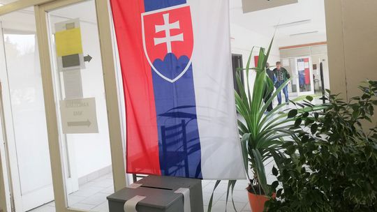 Názory v koalícii na možnosť skrátiť volebné obdobie referendom sa líšia