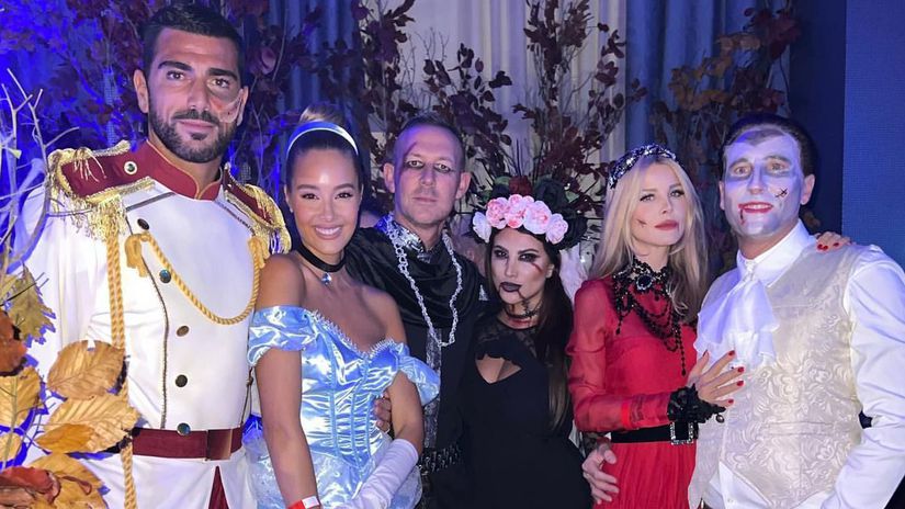 Graziano Pelle (vľavo) s manželkou Viktoriou...