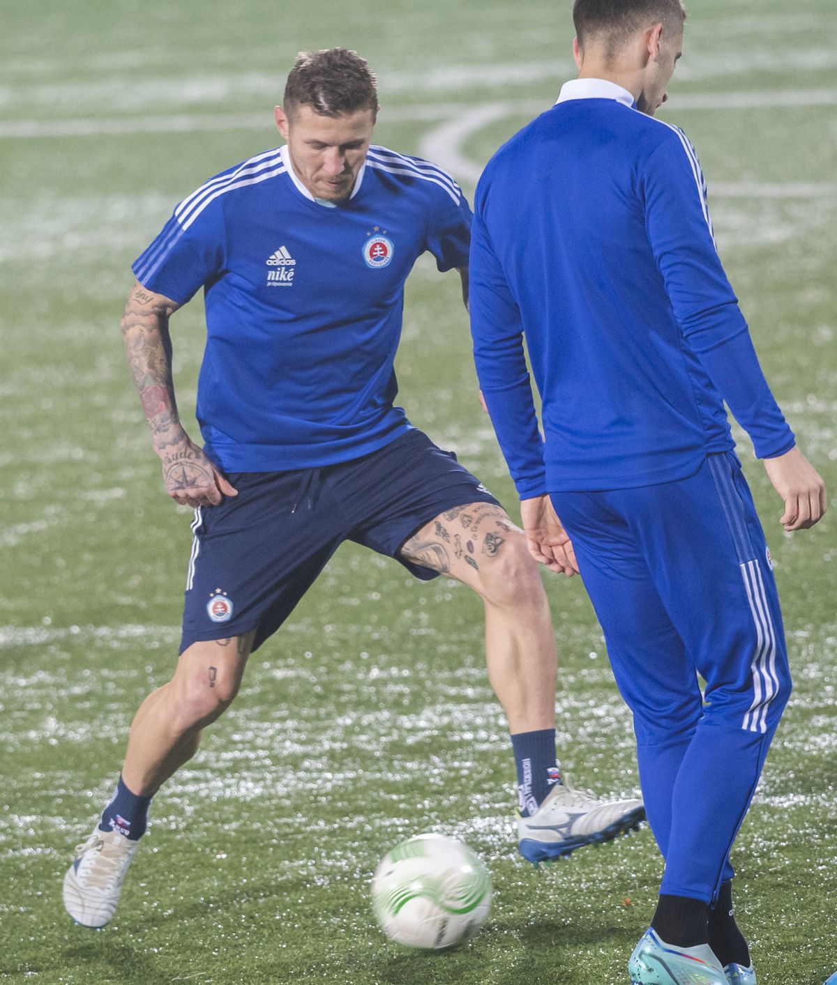 Juraj Kucka počas tréningu Slovana vo Vilniuse.