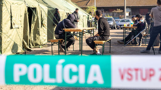 Hranice s Maďarskom nezatvoríme, hovorí šéf polície. Nestrašte migrantmi, vyzýva pred voľbami