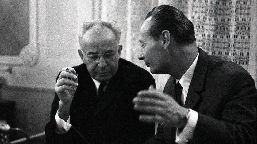 Október 1968. Gustáv Husák a Alexander Dubček...