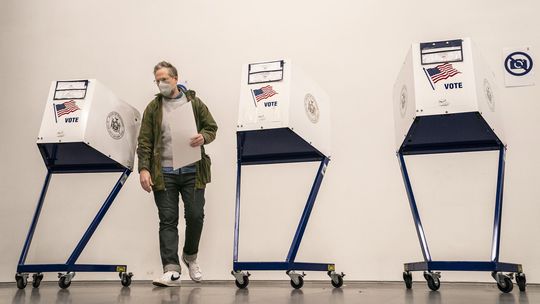 Možnosť voliť predčasne využilo vyše 45 miliónov Američanov, viac ako v minulosti