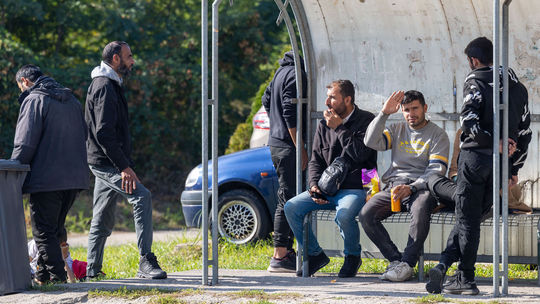 Bratislava vyhlásila mimoriadnu situáciu, v meste sa koncentrujú väčšie skupiny migrantov