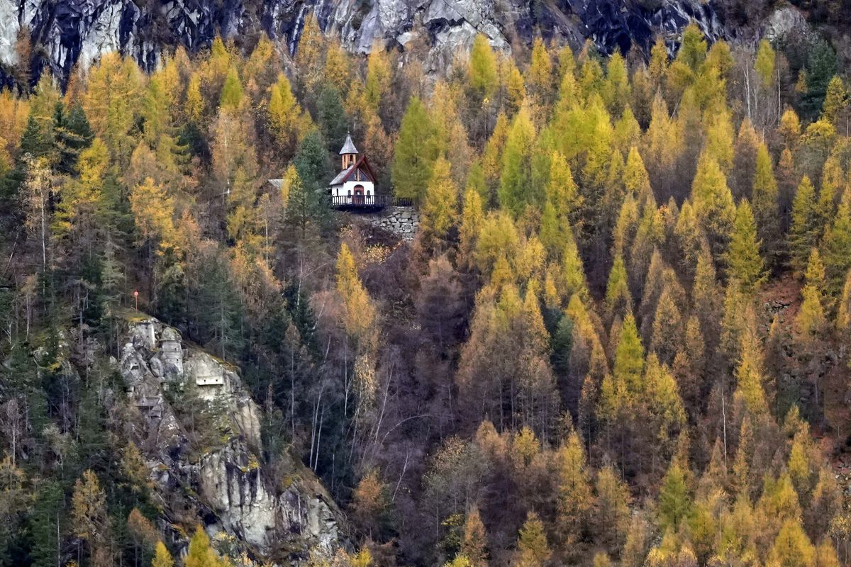 Rakúsko, jeseň, príroda, kaplnka