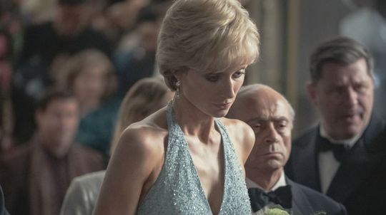 Herečka Elizabeth Debicki ako princezná Diana. 