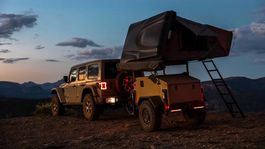 Offroadový príves pre Jeep Wrangler.