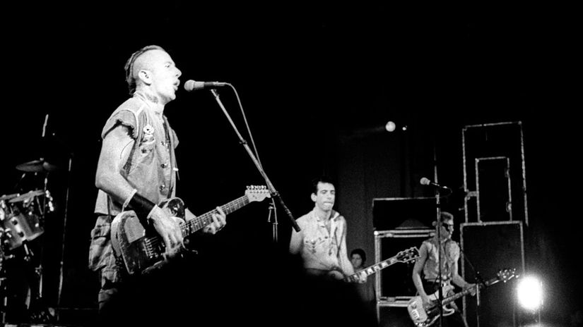 The Clash Joe Strummer, Keith Levene a Paul...