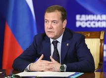 Po zatykači na Putina hrozí Medvedev Haagu zničením hypersonickou raketou