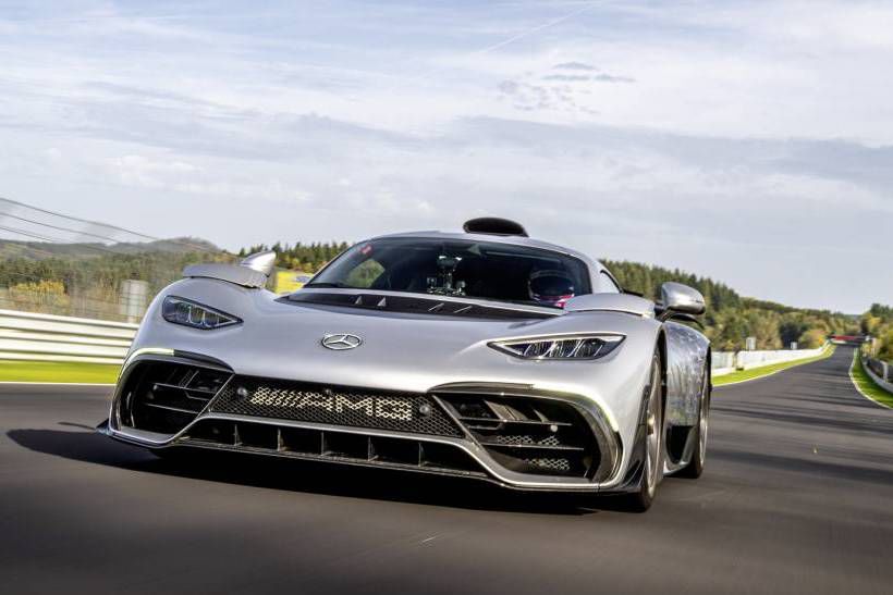 Táto hybridná beštia má spaľovací motor z...