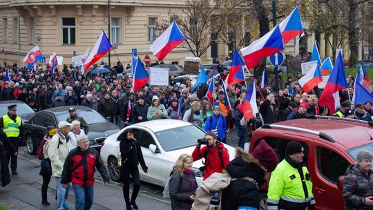 Protest v Prahe: Demonštranti sa domáhali vystúpenia v ČT. Televízia: Takto to nefunguje