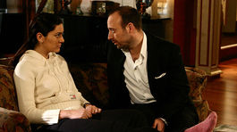 Manželia Halit Ergenc a Berguzar Korel, ktorí si zahrali spolu aj v telenovele Tisíc a jedna noc.