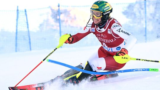 Šok pre rakúske lyžovanie. Majsterka sveta si zlomila nohu i potrhala krížne väzy a príde o olympiádu