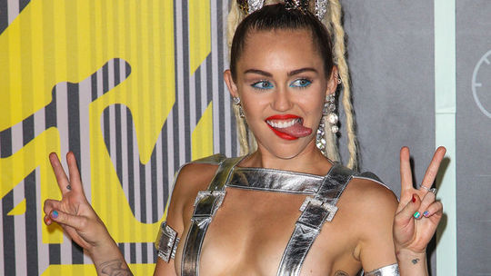 Miley Cyrus v roku 2015.