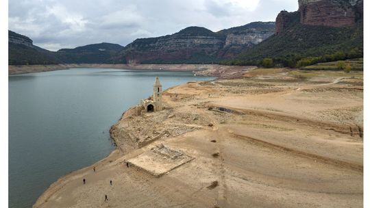 Katalánsko zápasí so suchom a pre milióny ľudí obmedzuje spotrebu vody