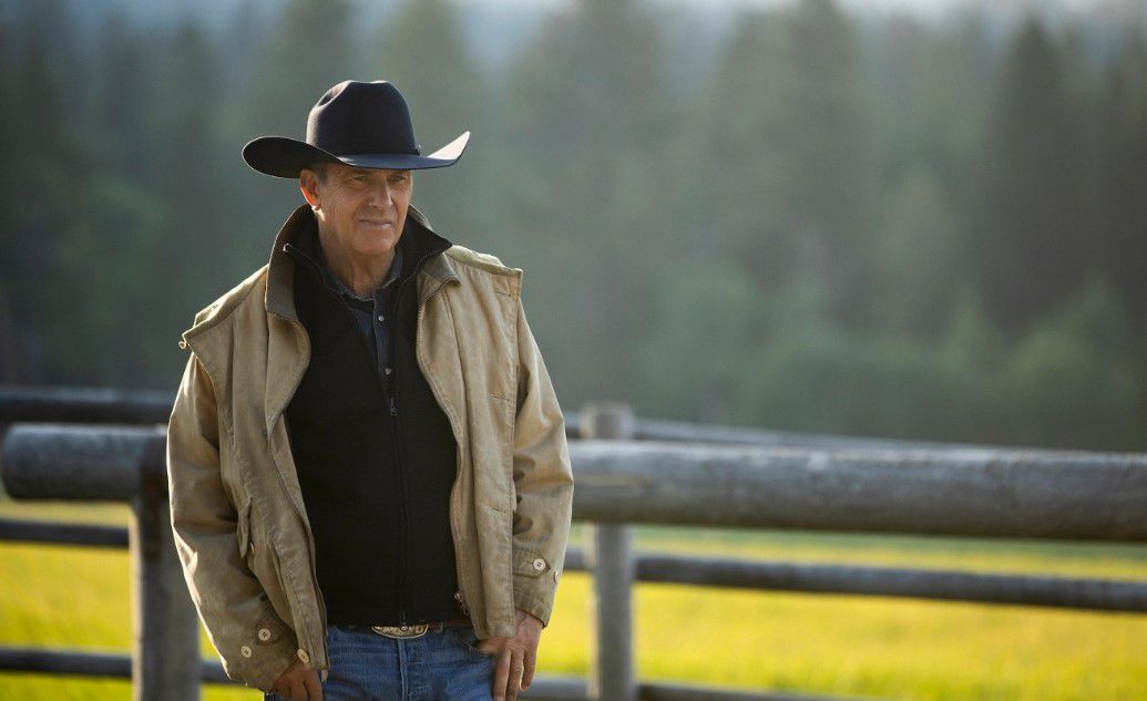 Kevin Costner stvárňuje v seriáli Yellowstone...