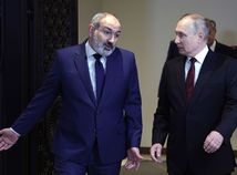 The Guardian: Putinovo zovretie spojencov po arménskom odmietnutí povoľuje