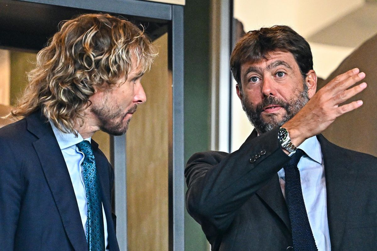 Pavel Nedvěd (vľavo) bol vyše desať rokov...