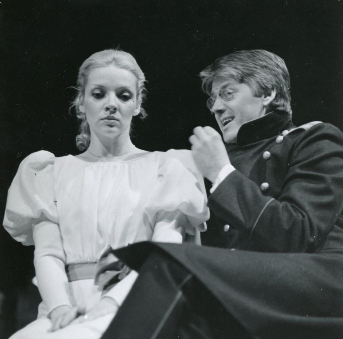 Zdena Studenková a Emil Horváth v inscenácii...