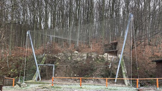 Menšia voliéra je tiež pripravená pre dravce.