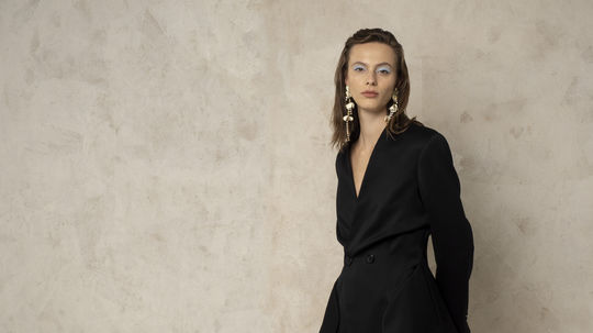 Dizajnérka Filan Halásová tvorí pre silné ženy a počúva ich: Výsledok? Pozrite sa s nami 