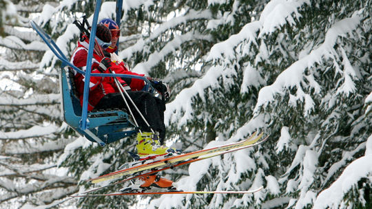 V Taliansku štartuje lyžiarska sezóna, podnikatelia očakávajú kratšie pobyty