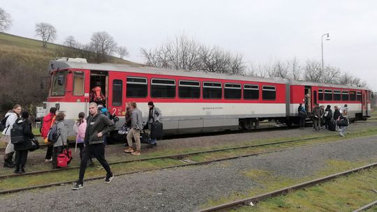 Štiavničania a dochádzajúci študenti sú znechutení: vlaky tu nepotrebujú len turisti
