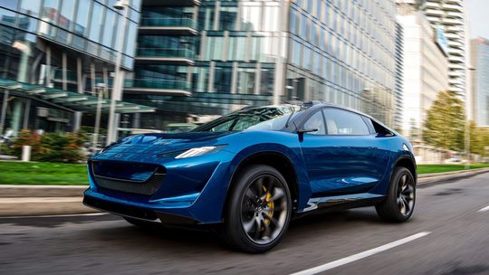 Drako Dragon - crossover s výkonom 2 000 koní.