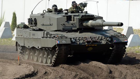 Leopard 2A4 używany przez Holandię...