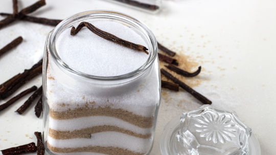 Pozor, čo nakupujete: Aký je rozdiel medzi vanilkovým a vanilínovým cukrom?  