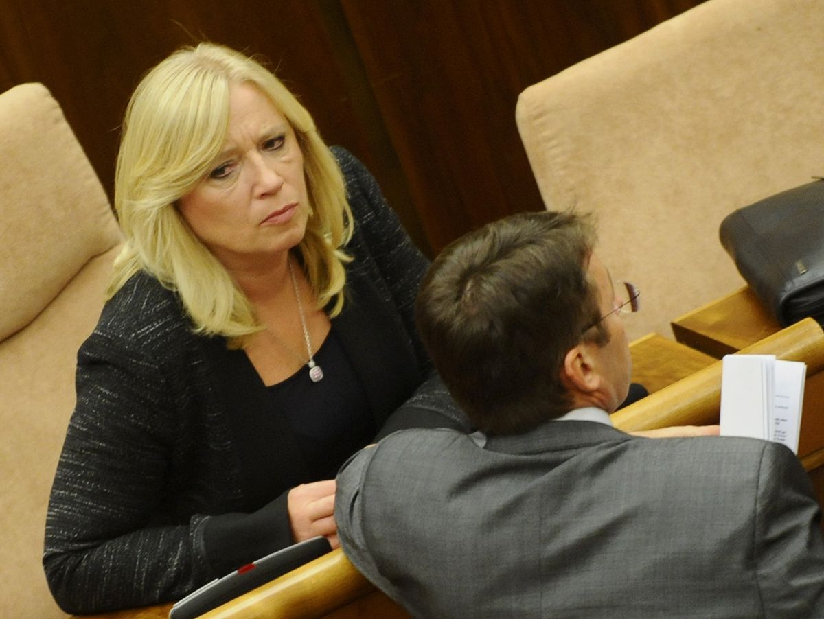 Na snímke zľava bývalá premiérka Iveta Radičová...