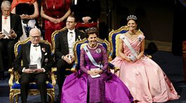 Kráľ Carl Gustaf, princ Daniel, kráľovná Silvia a korunná princezná Victoria