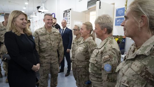 Čaputová sa na Cypre stretla so slovenskými vojakmi a policajtmi