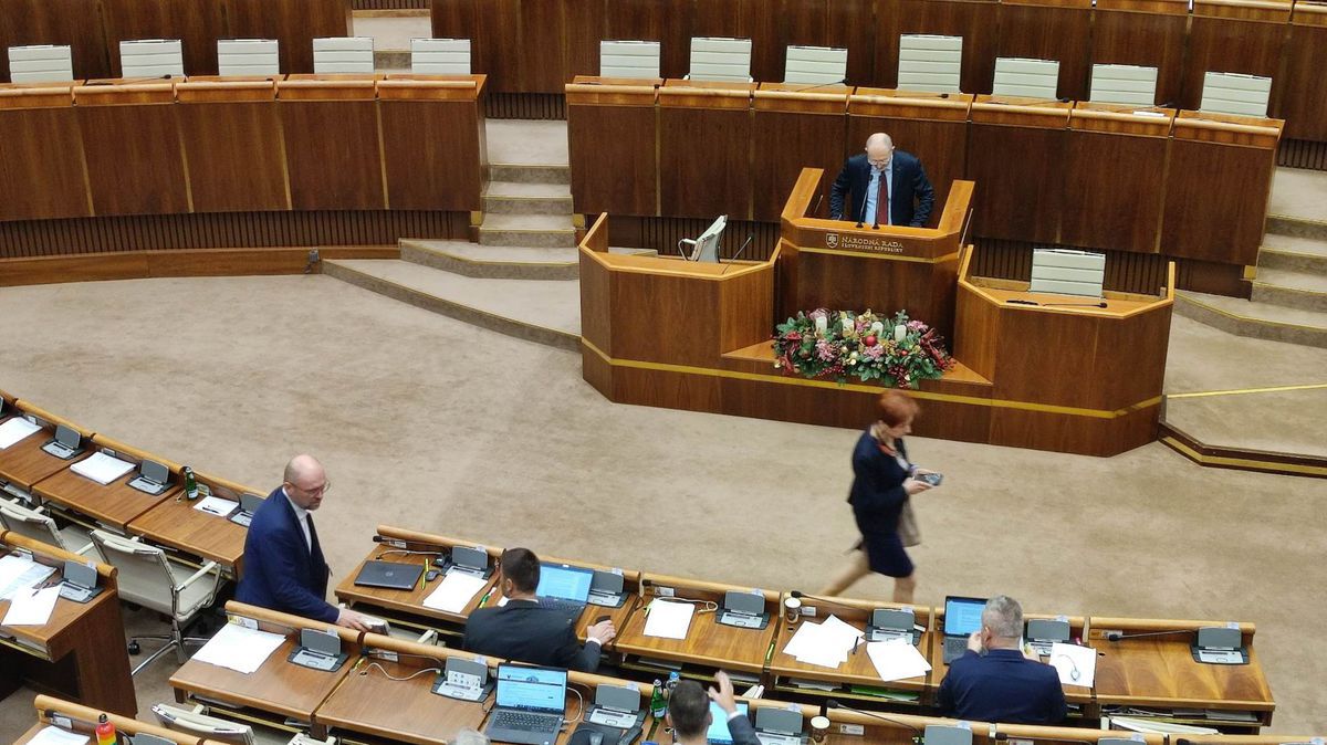 Odvolávanie vlády Eduarda Hegera pokračuje už...