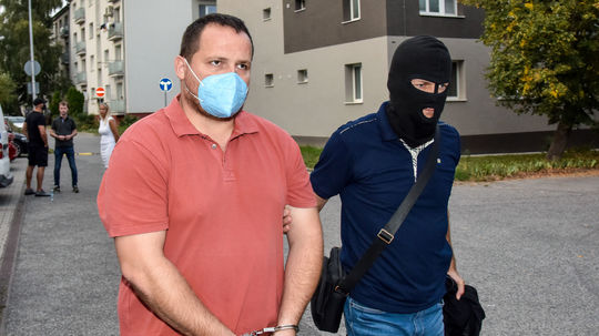 SR NAKA ÚIS vyšetrovatelia väzba súd začiatok BAX