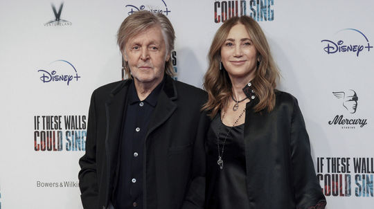 Paul McCartney čoskoro vydá nový album. Naspieval aj duet s Ringom Starrom