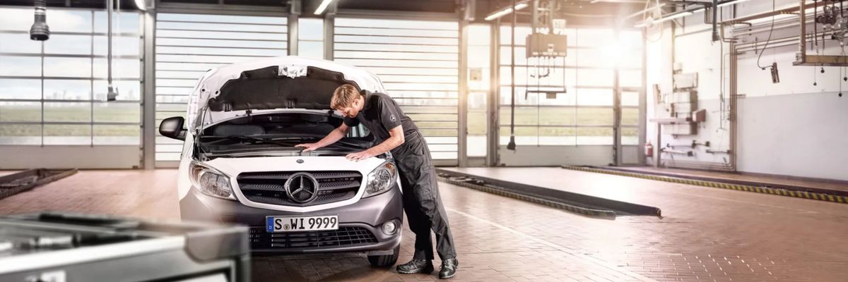 Najviac zvolávačiek mal vlani Mercedes-Benz. V...