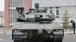 pásový obrnený transportér CV90