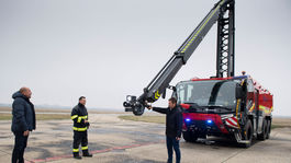 Na snímke sprava minister dopravy a výstavby SR...