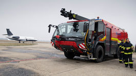 Nový hasičský letiskový špeciál na Letisku M....