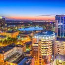 panoráma Orlando, Florida, USA, jazero Eola Lake