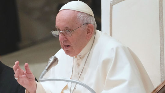 Homosexualita nie je zločin, povedal pápež František a apeluje na cirkev