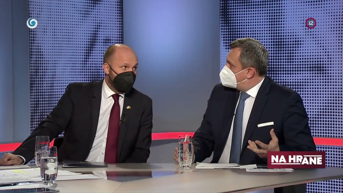 Minister obrany Jaroslav Naď a predseda SNS...