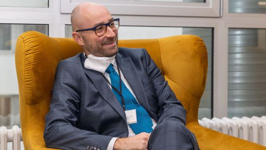 Ing. Tomáš Alscher študoval medzinárodné vzťahy...