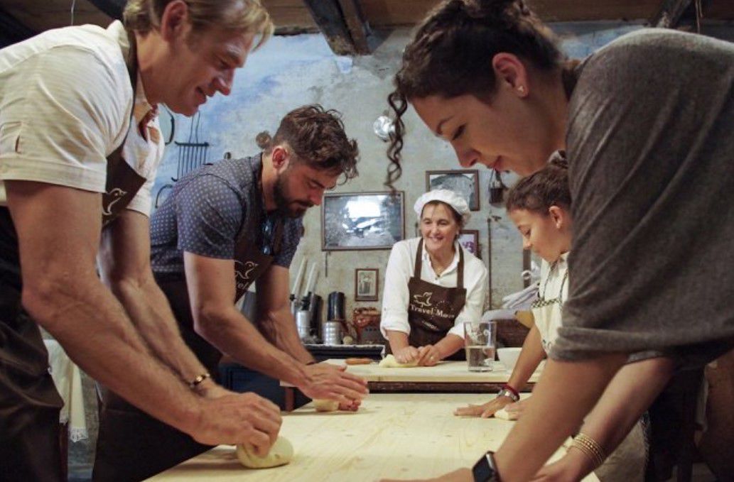 Zac Efron nohami na Zemi (Down to Earth with...