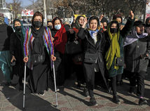 Afganistan, ženy, protest, štúdium, zákaz, Taliban