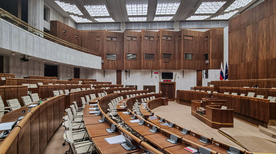 Prvé rokovanie v budove Národnej rady...