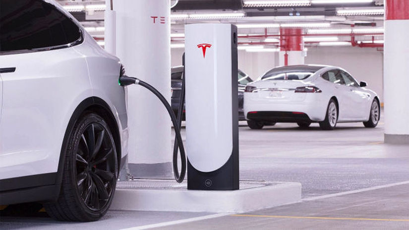 Ladné krivky elektromobilov v skutočnosti...