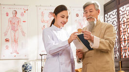 čínska medicína, tradičná medicína, Číňania, Čína, čínska lekárka, medicinálne huby, akupunktúra